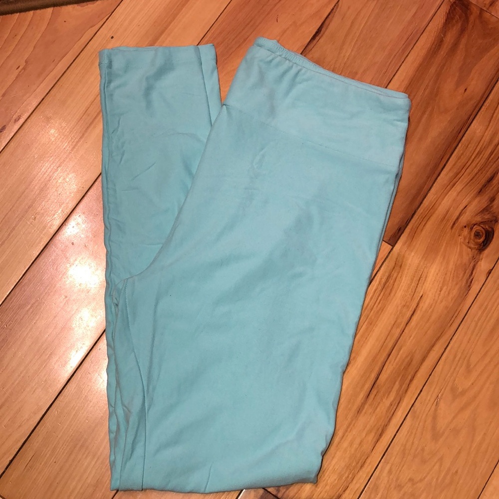 LuLaRoe Tall & Curvy leggings